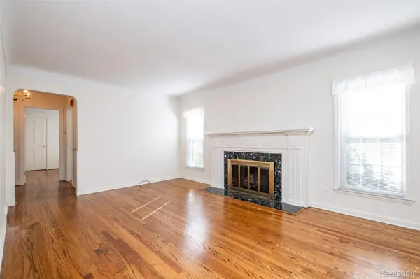 Beverly Hills, MI 48025,32210 Sheridan DR