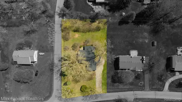 West Bloomfield, MI 48322,6207 NICHOLAS DR