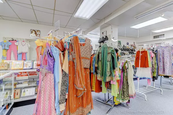 Toronto E03, ON M4B 2E8,426-428 Dawes RD