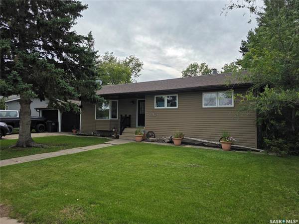 213 9th STREET E, Wynyard, SK S0A 4T0