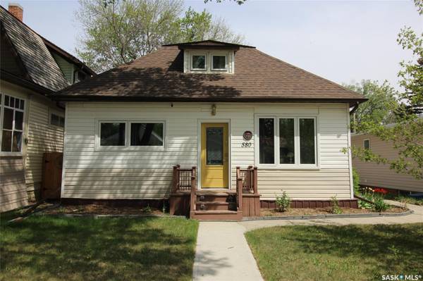 580 1st STREET E, Shaunavon, SK S0N 2M0