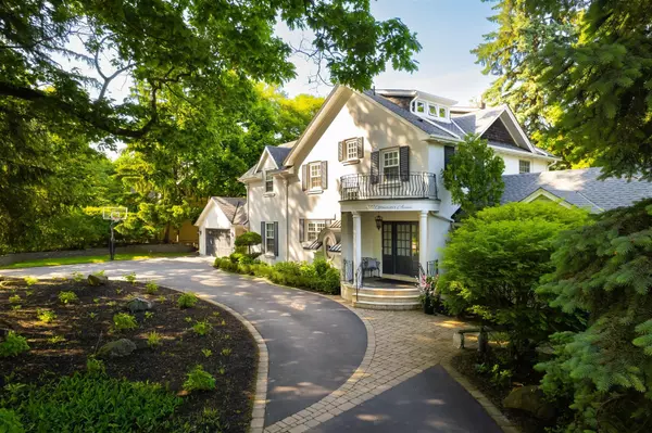 Oakville, ON L6J 3W8,317 Gloucester AVE