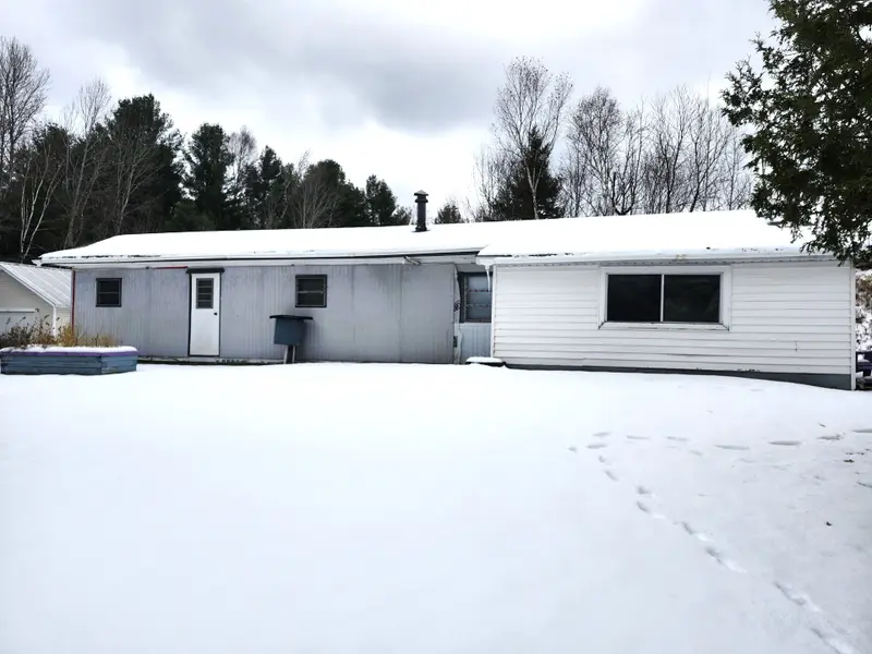 605 Slate Falls RD, Addington Highlands, ON K0H 1L0