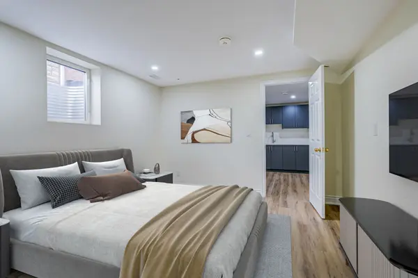 Milton, ON L9T 0E5,854 Yates DR #Lower