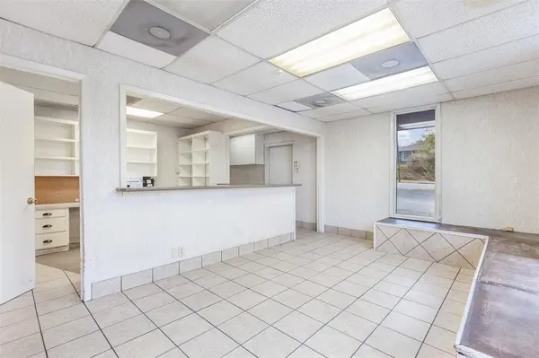 Sherman, TX 75090,825 N Crockett Street