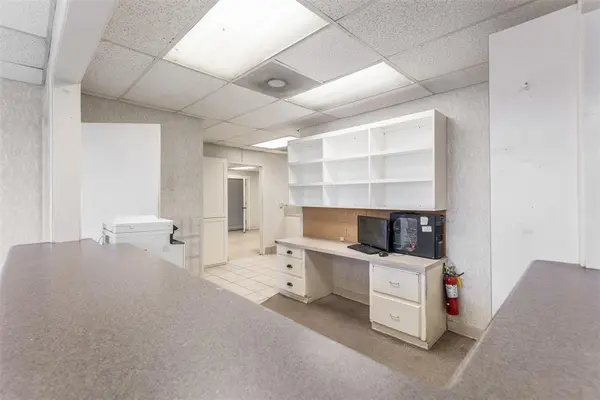 Sherman, TX 75090,825 N Crockett Street