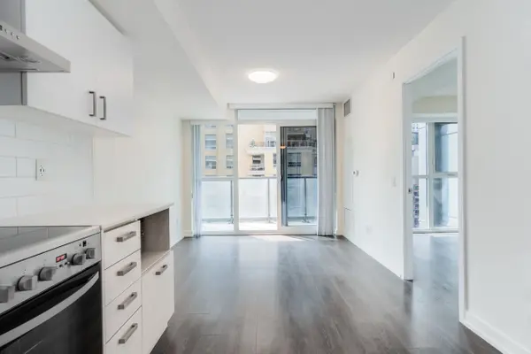 Toronto C10, ON M4S 0B5,125 Redpath AVE #1006