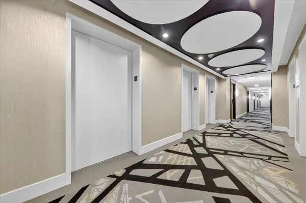 Toronto E09, ON M1P 5E4,83 Borough DR #2213