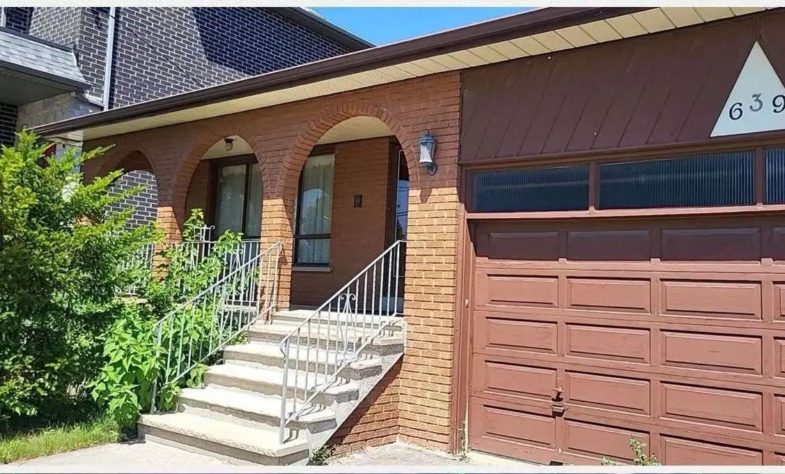 Toronto W07, ON M8Y 2S9,639 Royal York RD