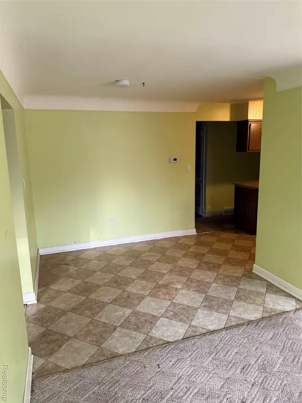 Waterford, MI 48329,2448 Winkleman DR