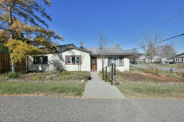 338 Barnet BLVD,  Renfrew,  ON K7V 2M7