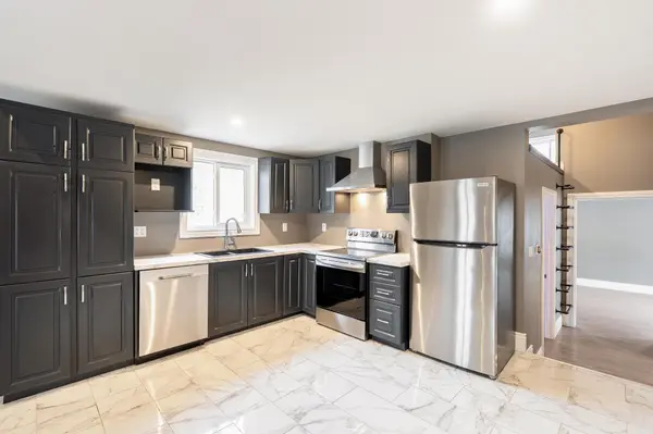 Orillia, ON L3V 4K6,390 Gill ST