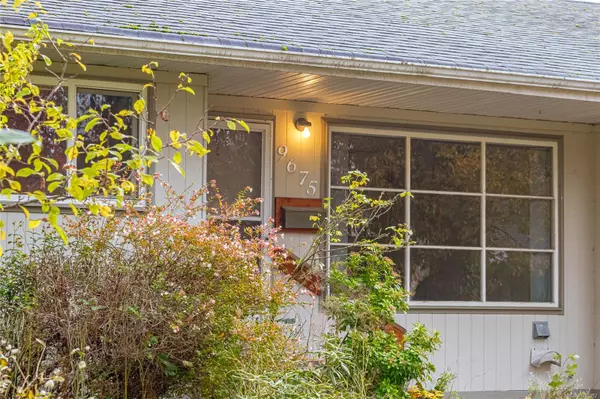 Sidney, BC V8L 2W3,9675 Sixth St