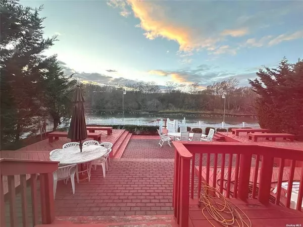 Oceanside, NY 11572,3966 Carrel BLVD