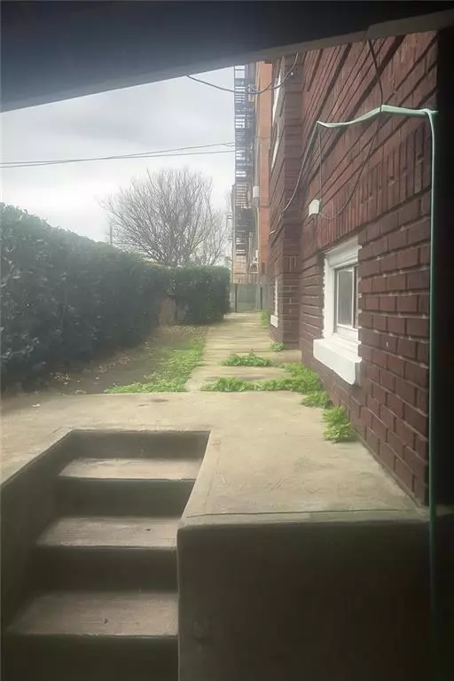 Brooklyn, NY 11207,14 Van Siclen CT