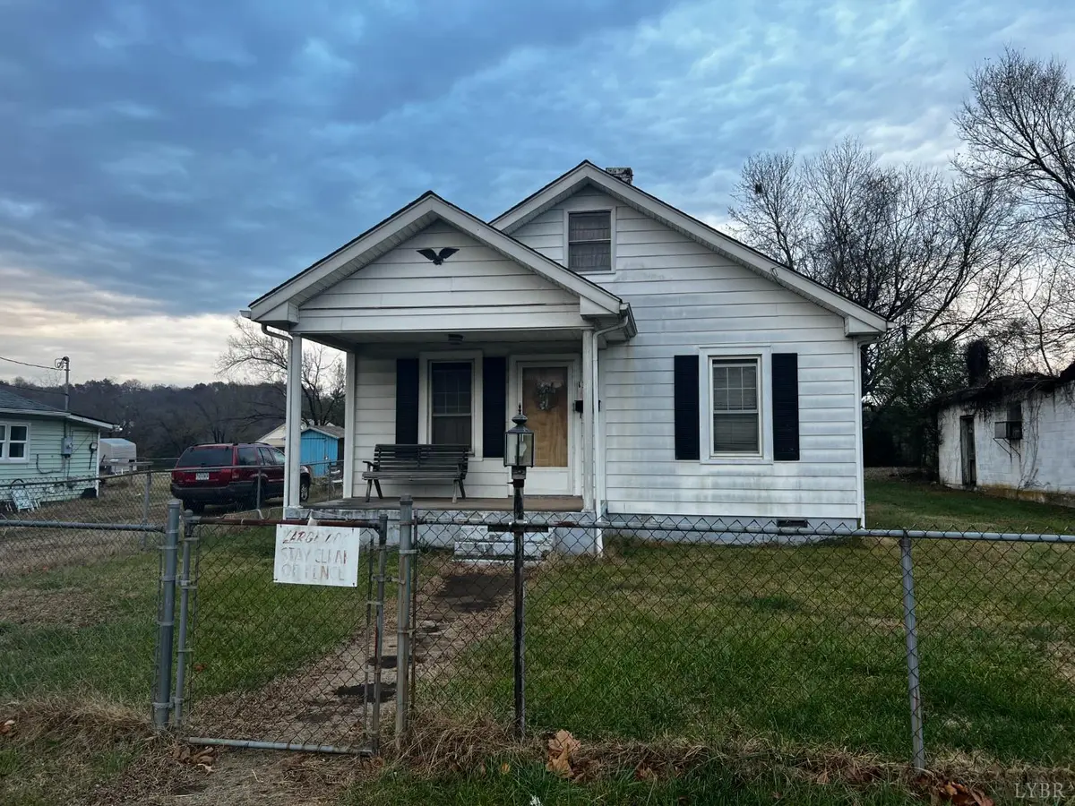 Altavista, VA 24517,1309 4th ST