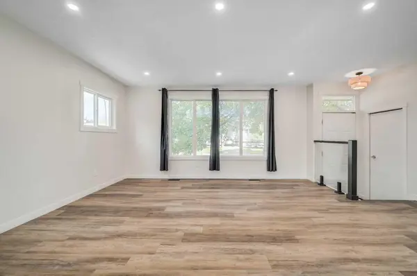 Calgary, AB T2C 1T7,319 Lynnview WAY SE