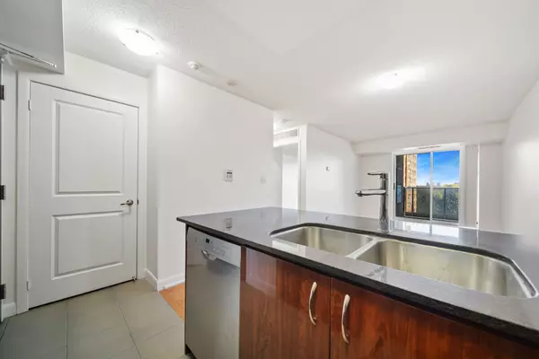 Toronto C14, ON M2M 0A8,5791 Yonge ST #808