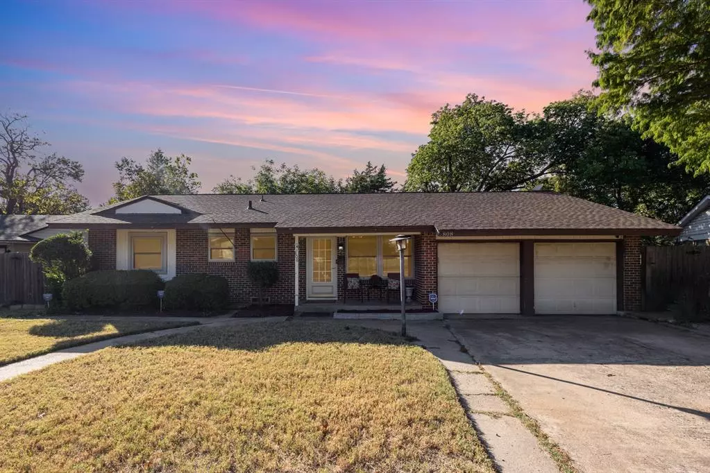 Arlington, TX 76013,808 Ravenwood Drive