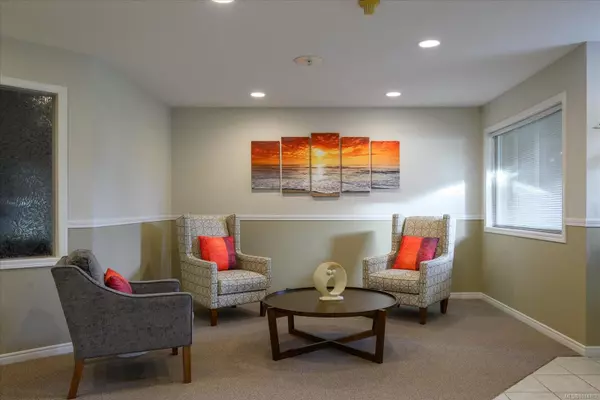 Parksville, BC V9P 2R5,335 Hirst Ave W #106