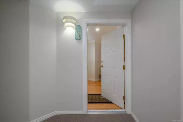 Parksville, BC V9P 2R5,335 Hirst Ave W #106