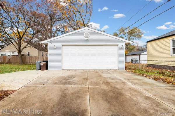 Hazel Park, MI 48030,21504 Caledonia AVE