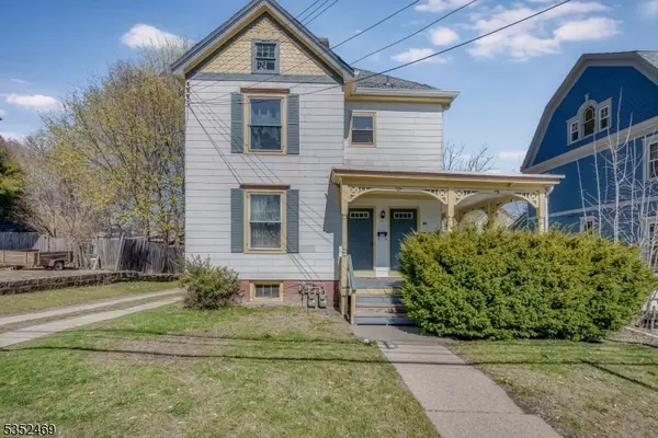 20 Madison St, Newton Town, NJ 07860