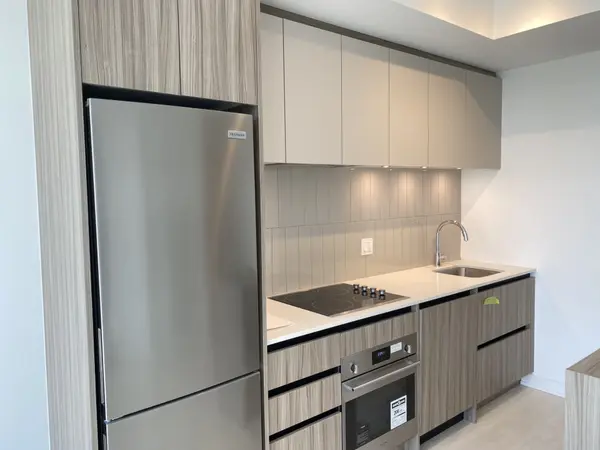 7950 Bathurst ST #B-2305, Vaughan, ON L4J 0L4