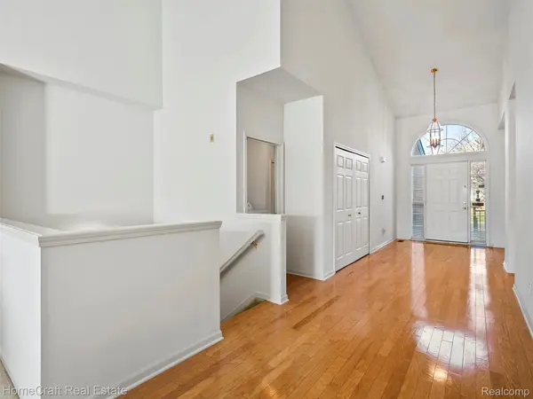 Canton, MI 48188,2342 LEXINGTON CIR N #71