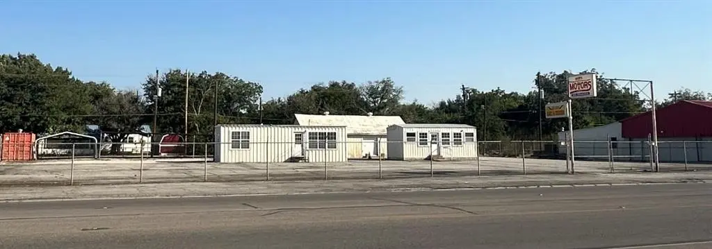 1112 W Main, Olney, TX 76374