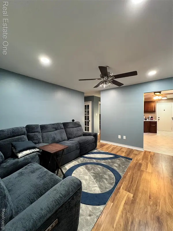 Melvindale, MI 48122,18859 Robert ST