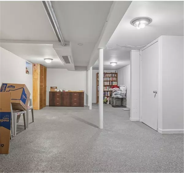 Richmond Hill, NY 11419,127-25 103rd AVE