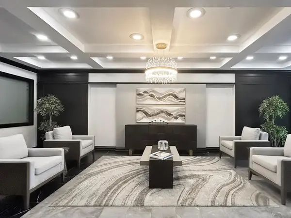 Vaughan, ON L4J 8E8,91 Townsgate DR #312