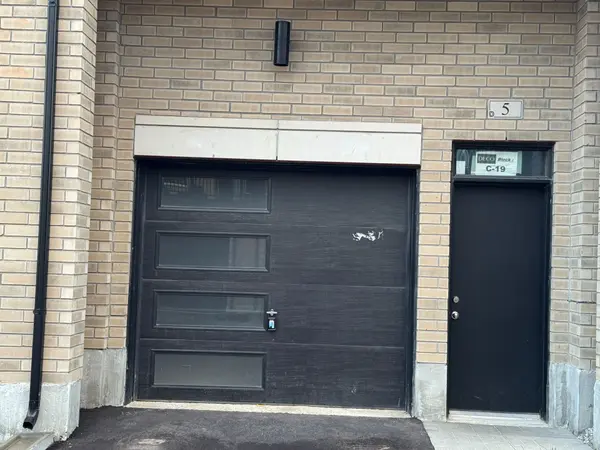 Barrie, ON L9J 0M7,5 Cherry Hill LN