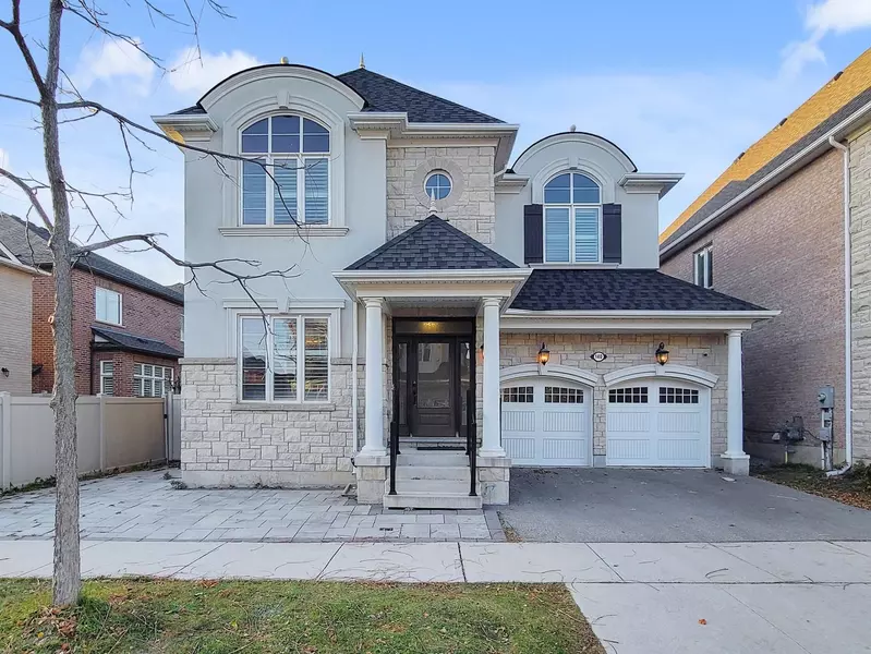 140 Magnolia CRES, Oakville, ON L6M 4M1