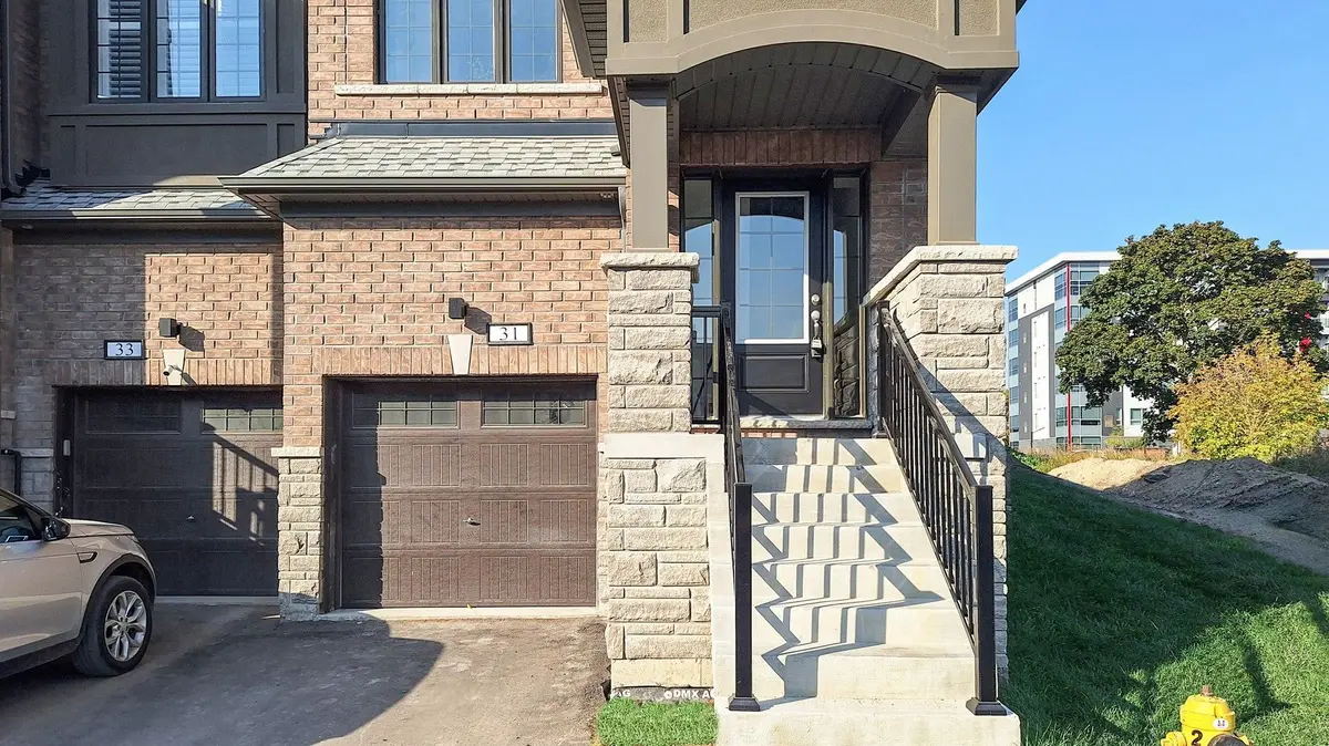 Whitby, ON L1N 0N9,31 Selfridge WAY