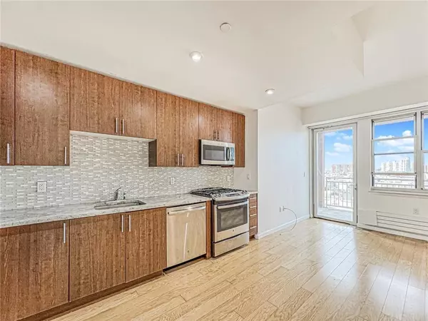 Brooklyn, NY 11235,50 Oceana DR West #10F