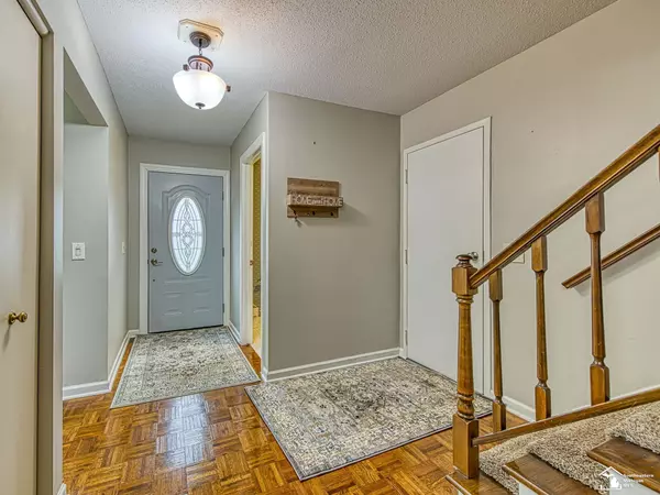 Monroe, MI 48162,74 Linswood DR