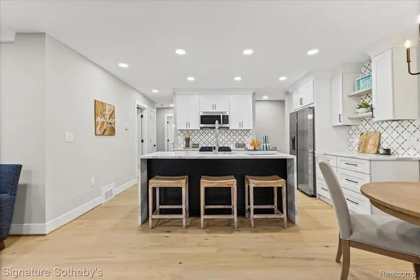 Fenton, MI 48220,549 Edgewood PL