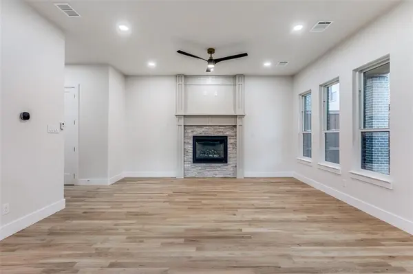 Dallas, TX 75223,7118 Granada Place