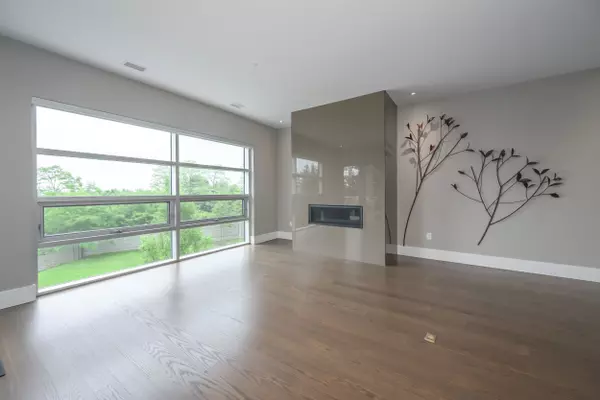 London North, ON N6G 5M6,1705 Fiddlehead PL #209