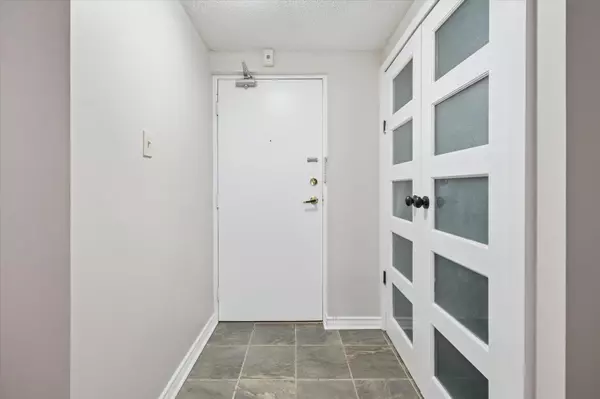 Guelph, ON N1H 7N6,10 Ajax ST #203