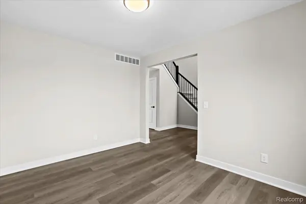 Livonia, MI 48152,20555 Angling RD