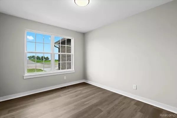 Livonia, MI 48152,20555 Angling RD