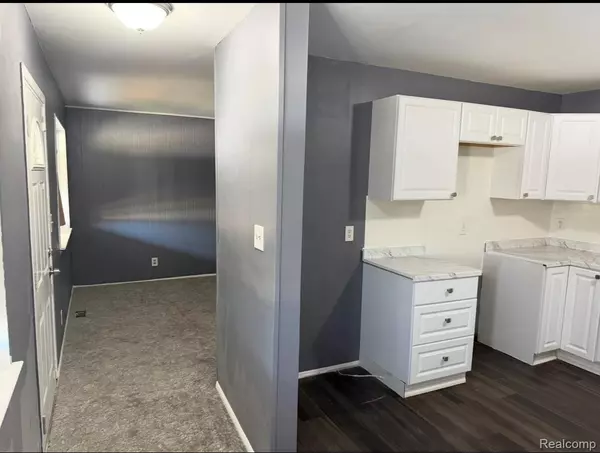 Inkster, MI 48141,4072 Hickory ST