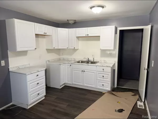 Inkster, MI 48141,4072 Hickory ST