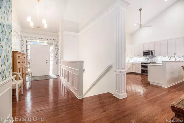 Milford, MI 48381,724 Knolls Landing DR #18