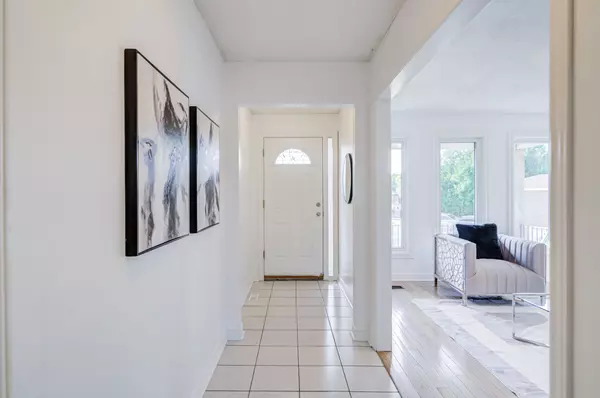 Toronto E07, ON M1V 2B9,53 Treetops CT