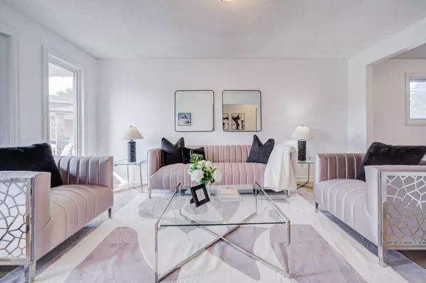 Toronto E07, ON M1V 2B9,53 Treetops CT