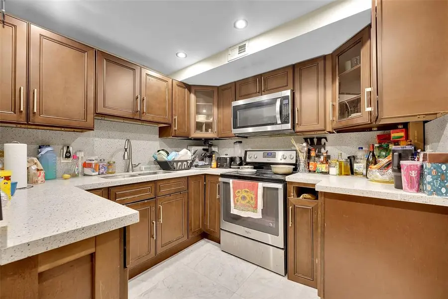 7041 Environ Blvd #326, Lauderhill, FL 33319